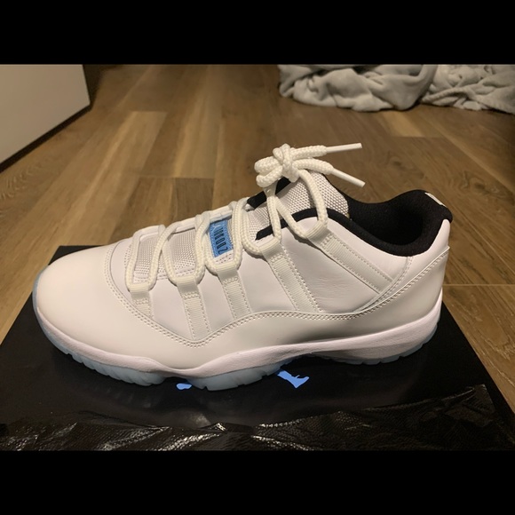Jordan 11 low Legend Blue 9.5us - Picture 1 of 5